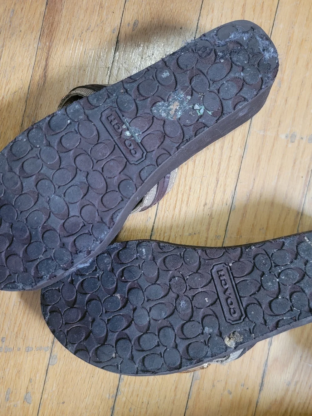 Coach Womans Brown Signature Flip Flop Sandals - Picture 6 of 9